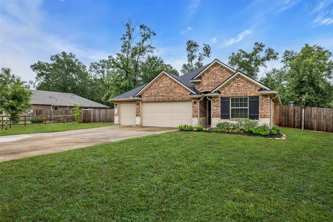 Photo of 9199 White Tail Drive
