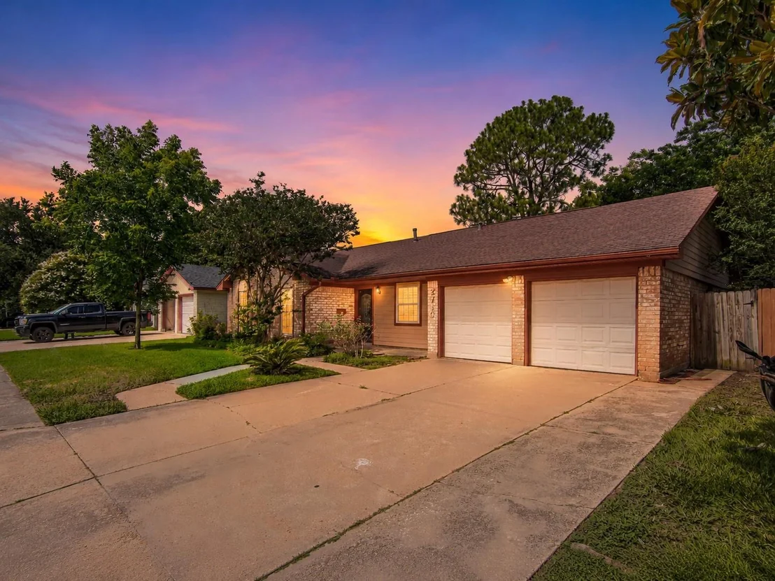 Photo of 2710 Burke Road