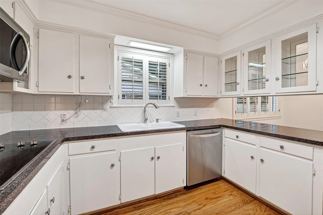 Photo of 5006 Creekbend Drive