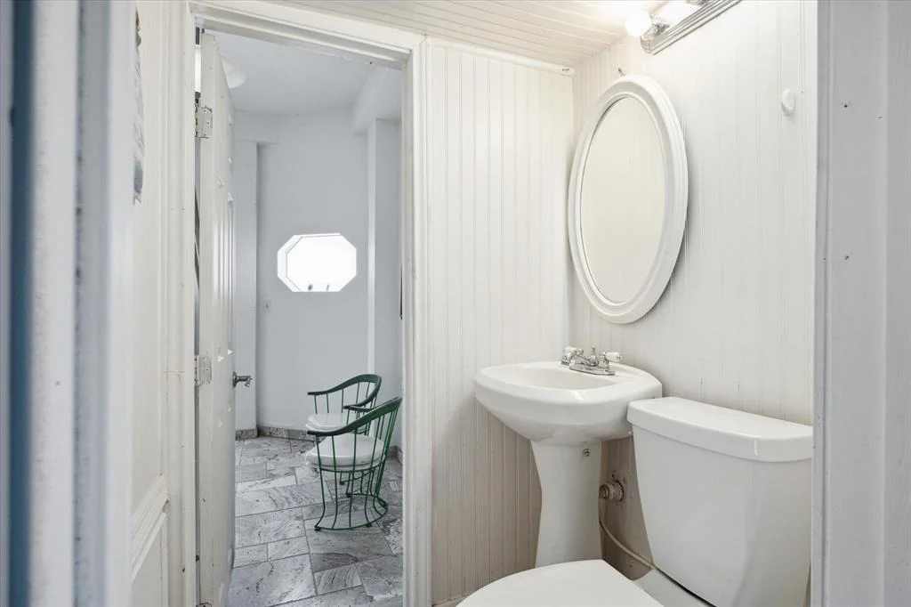 Photo of 210 Easterly