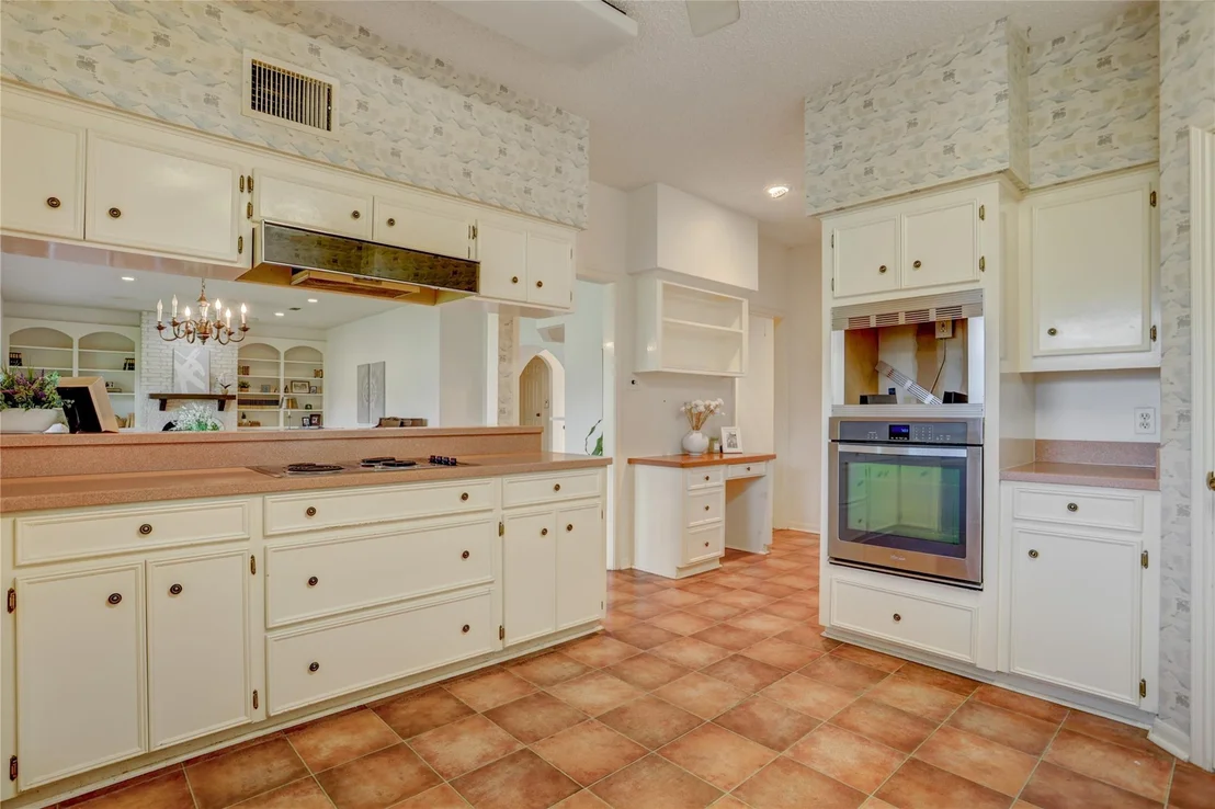 Photo of 44 Crestwood Circle