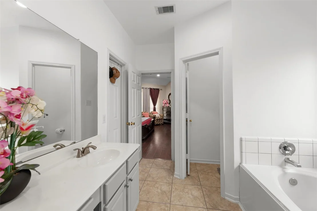 Photo of 4811 Redwing Brook Trail