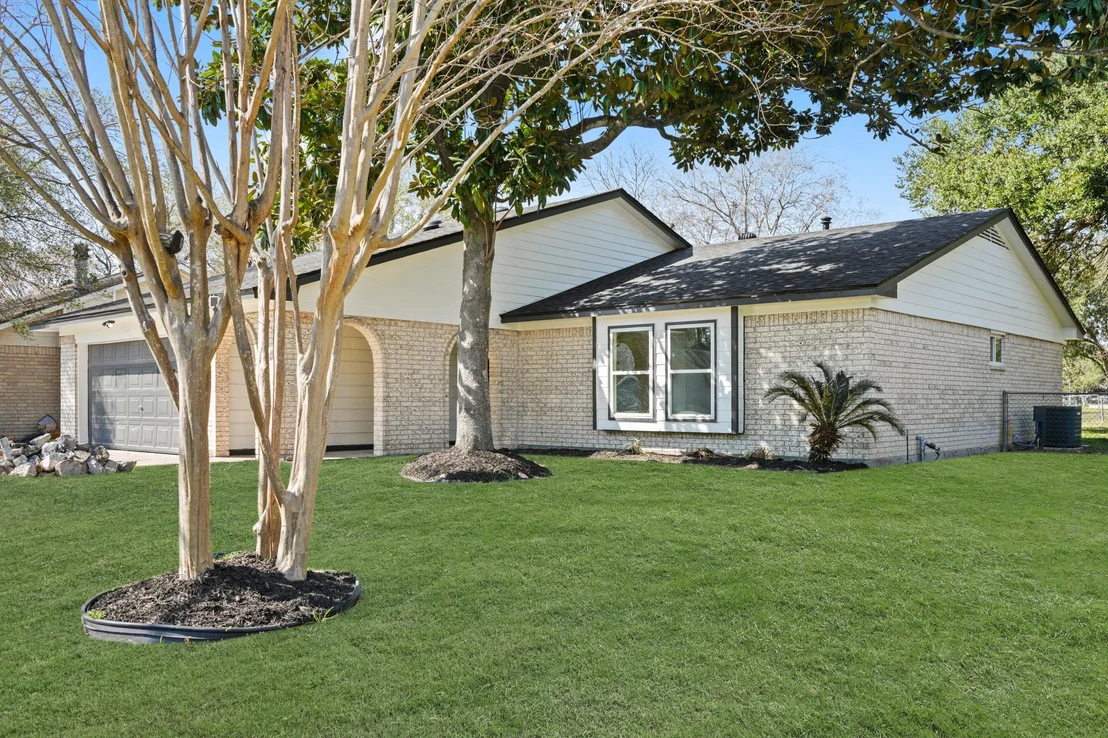 Photo of 13102 Maxim Drive