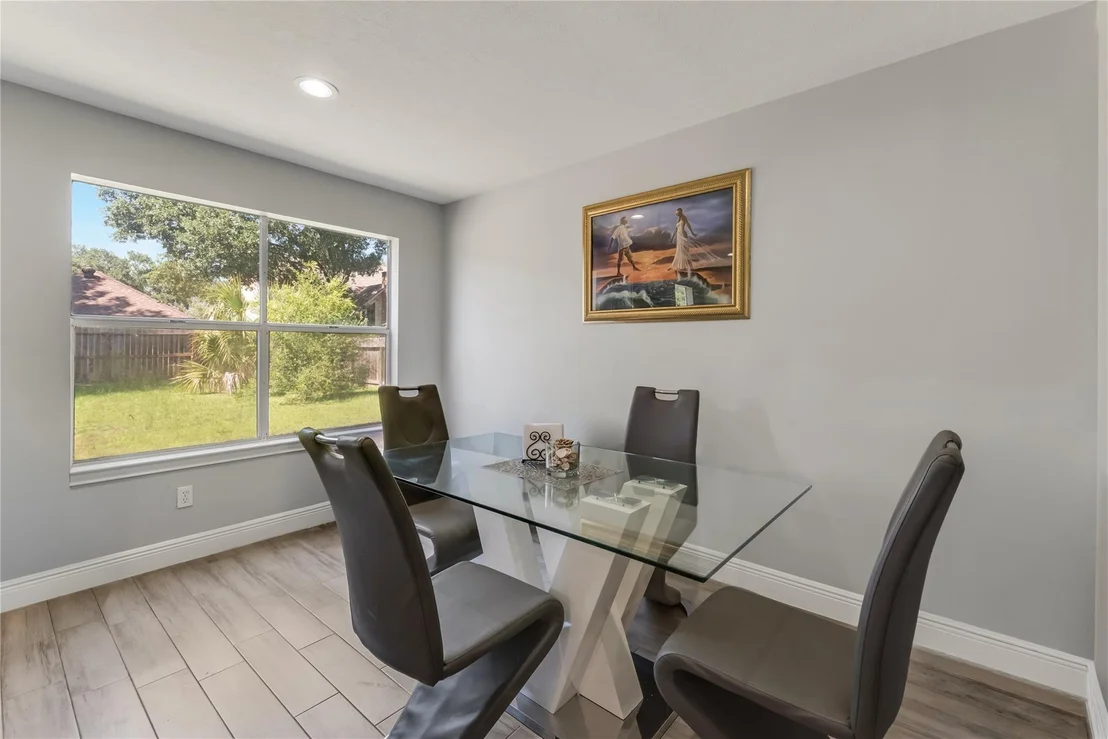 Photo of 18318 Oakhampton Drive