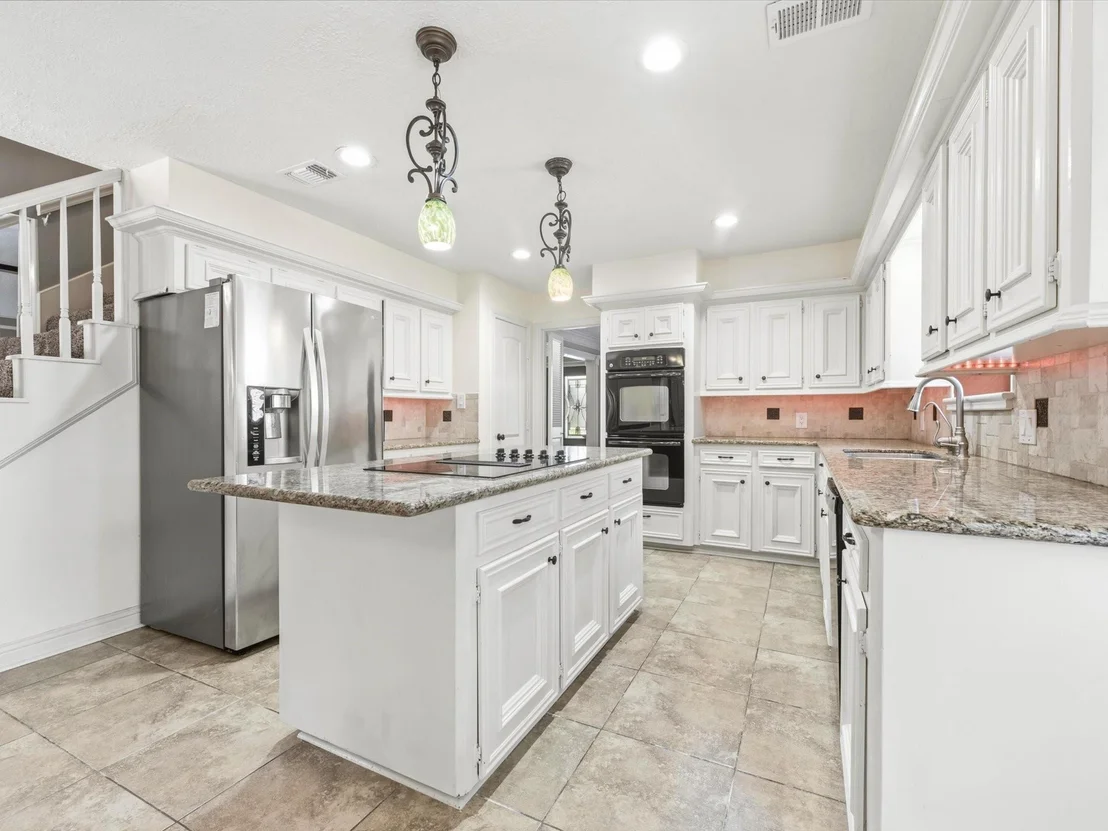 Photo of 18310 Lake Oaks Drive