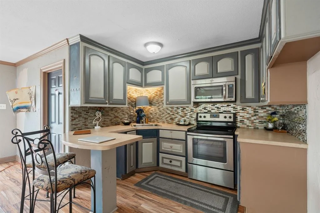 Photo of 323 Laura Lane