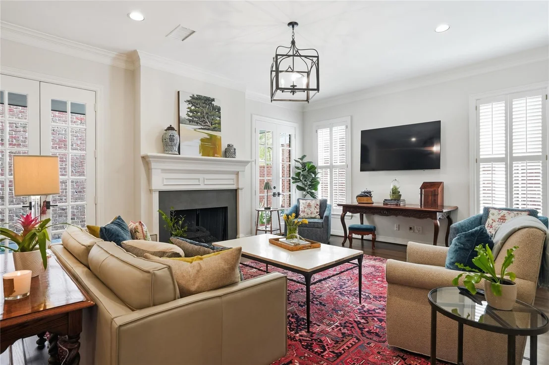 Photo of 207 Sugarberry Circle
