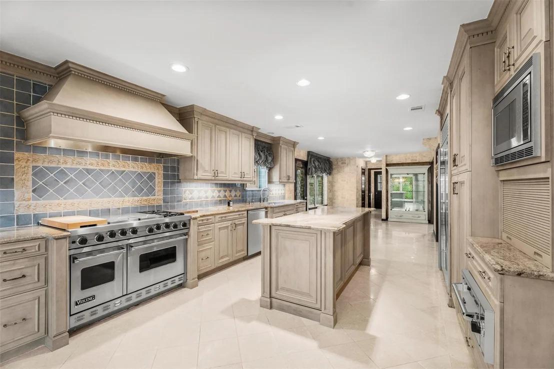 Photo of 6106 Larkmount Drive