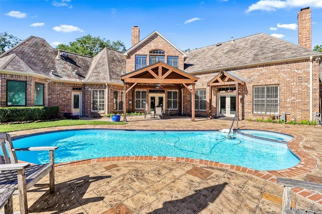 Photo of 1611 Windsor Park Drive