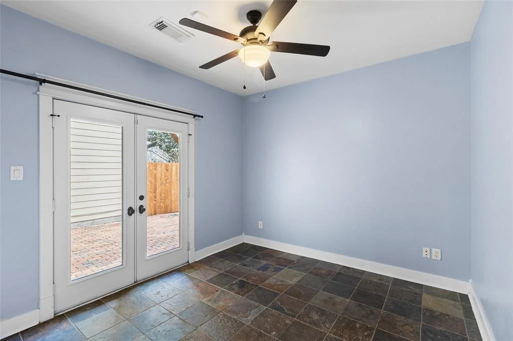 Photo of 416 Lovett Boulevard