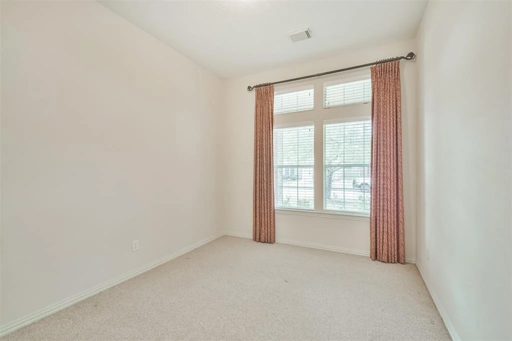 Photo of 241 Kettering Lane