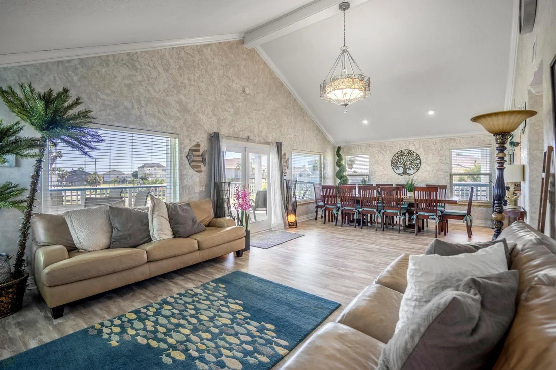 Photo of 16544 John Silver Road