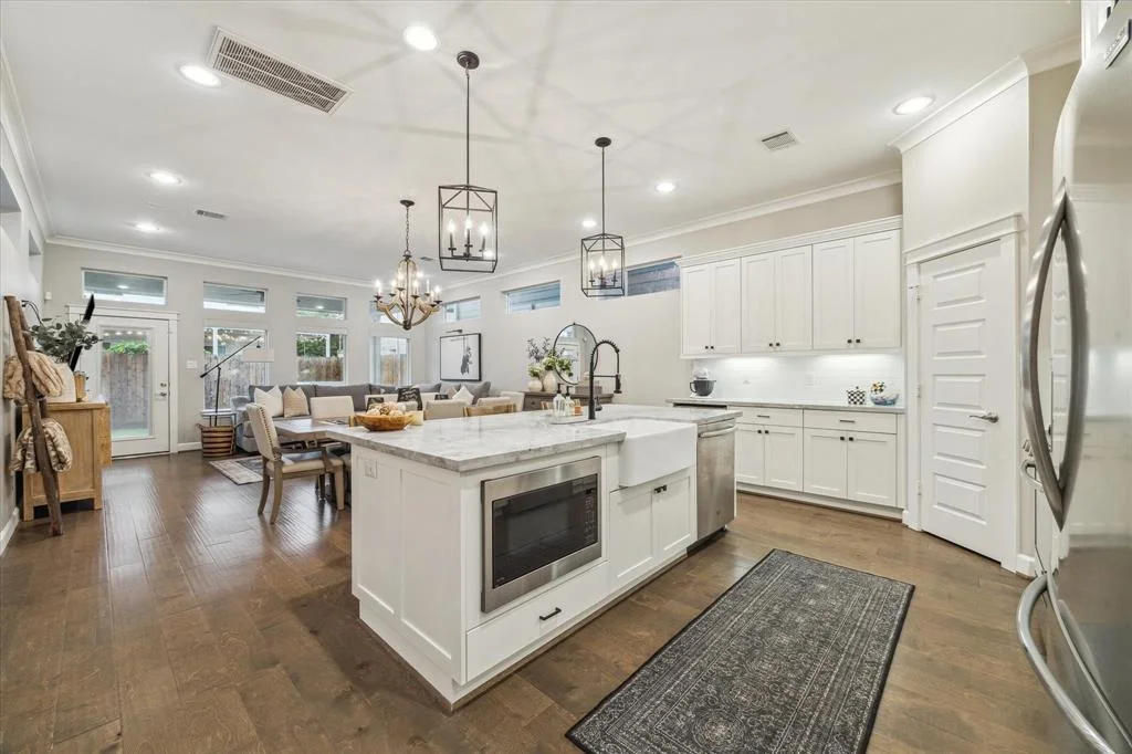 Photo of 5240 Larkin Street