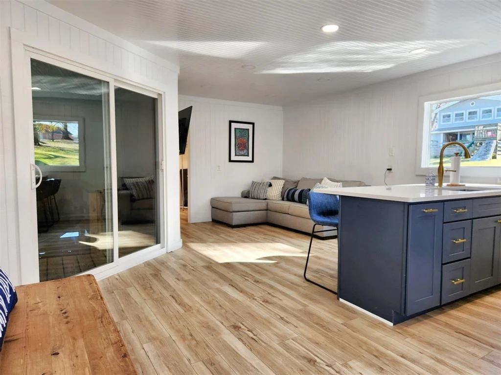 Photo of 15490 Lakeside Drive