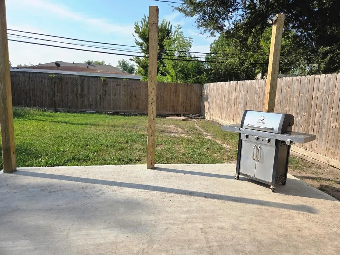 Photo of 4718 Meadow Park Drive