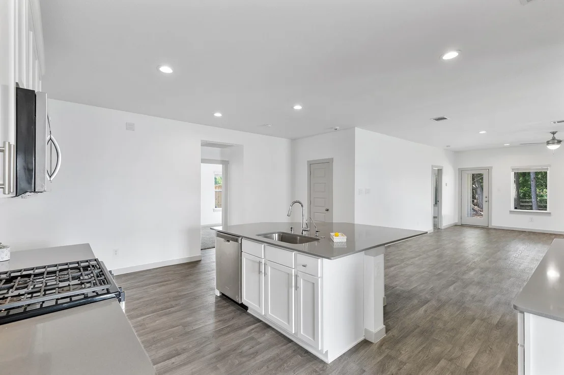 Photo of 103 Lakeway Circle