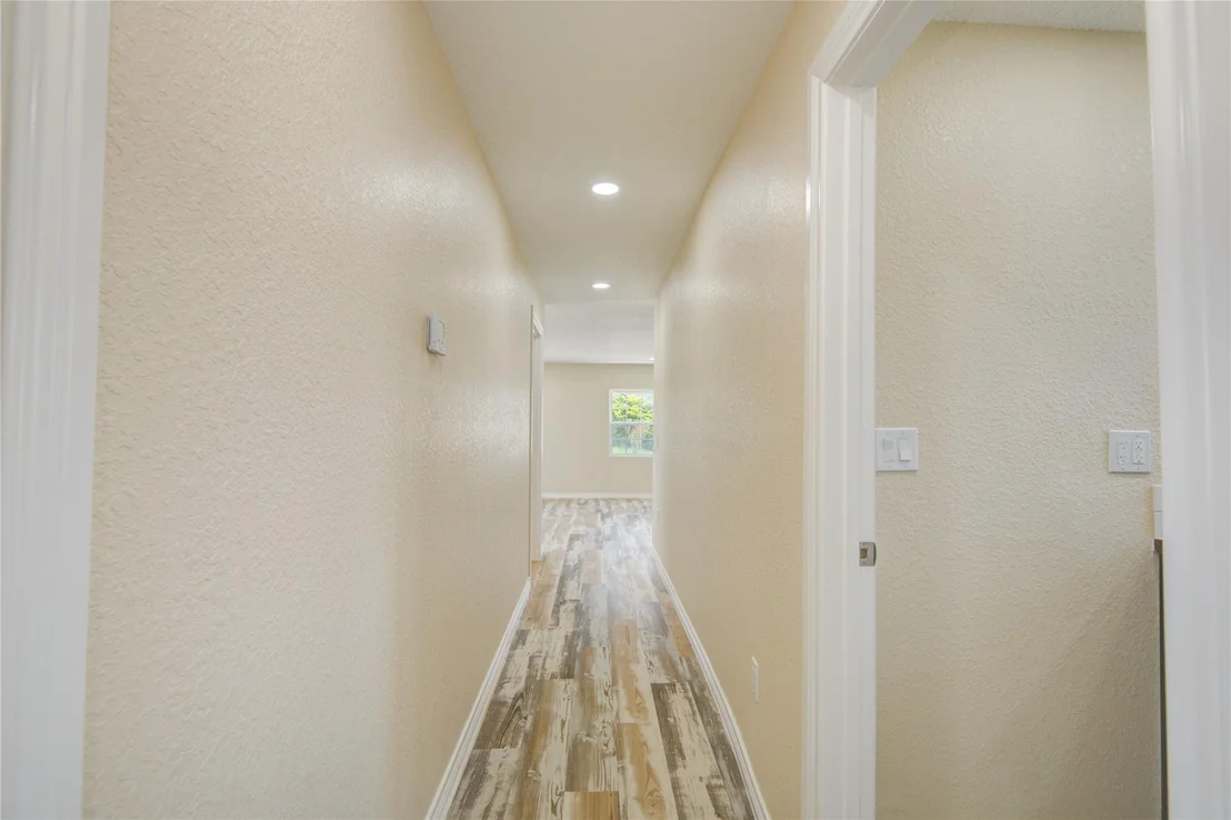 Photo of 826 W 12th Street