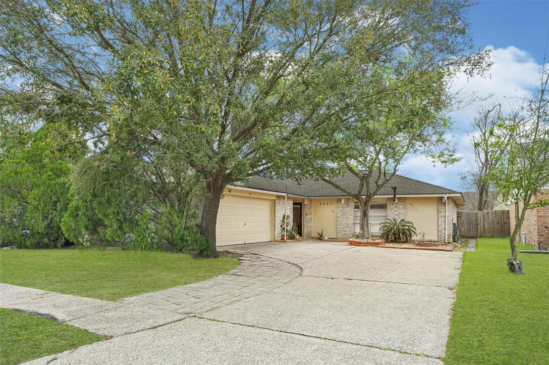 Photo of 20011 Lions Gate Drive