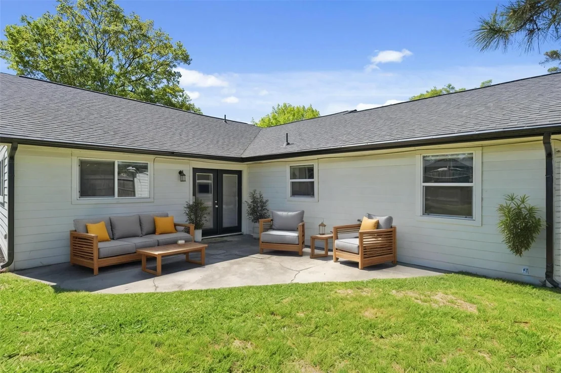 Photo of 102 Enchanted Oaks Court