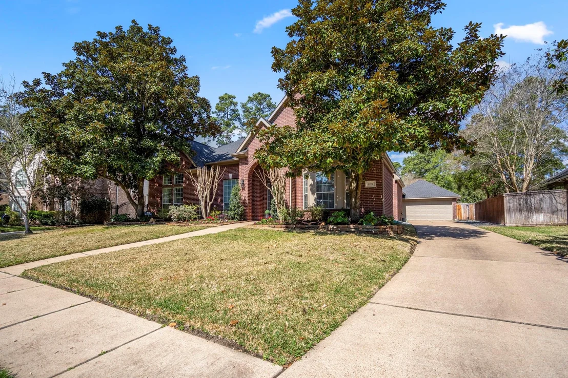 Photo of 1219 Hurst Park Drive