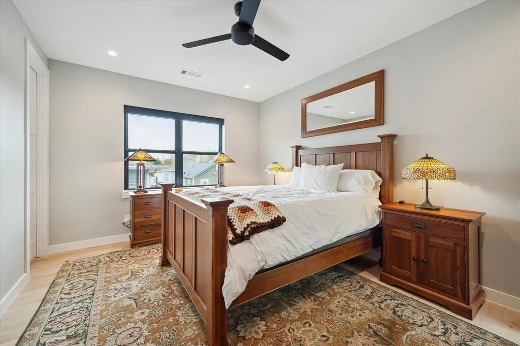 Photo of 2535 White Oak Drive