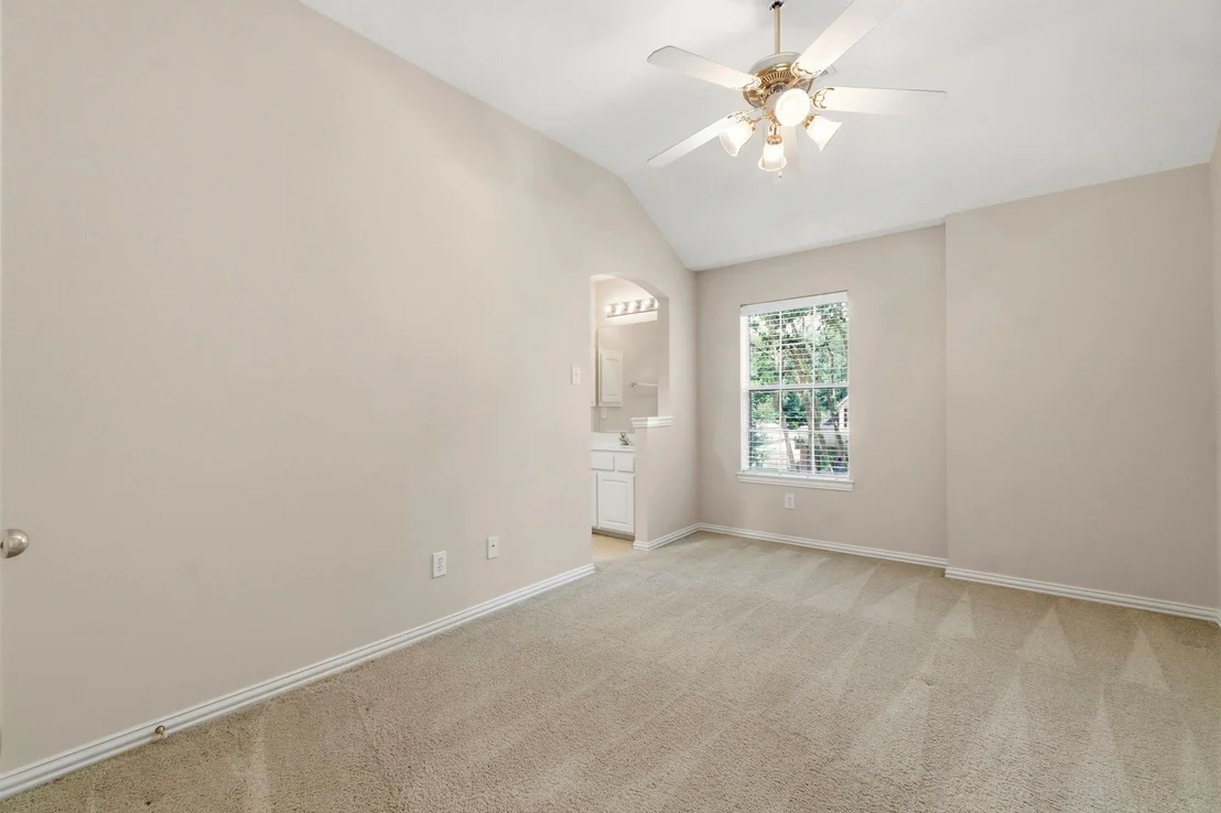 Photo of 139 E Mirror Ridge Circle
