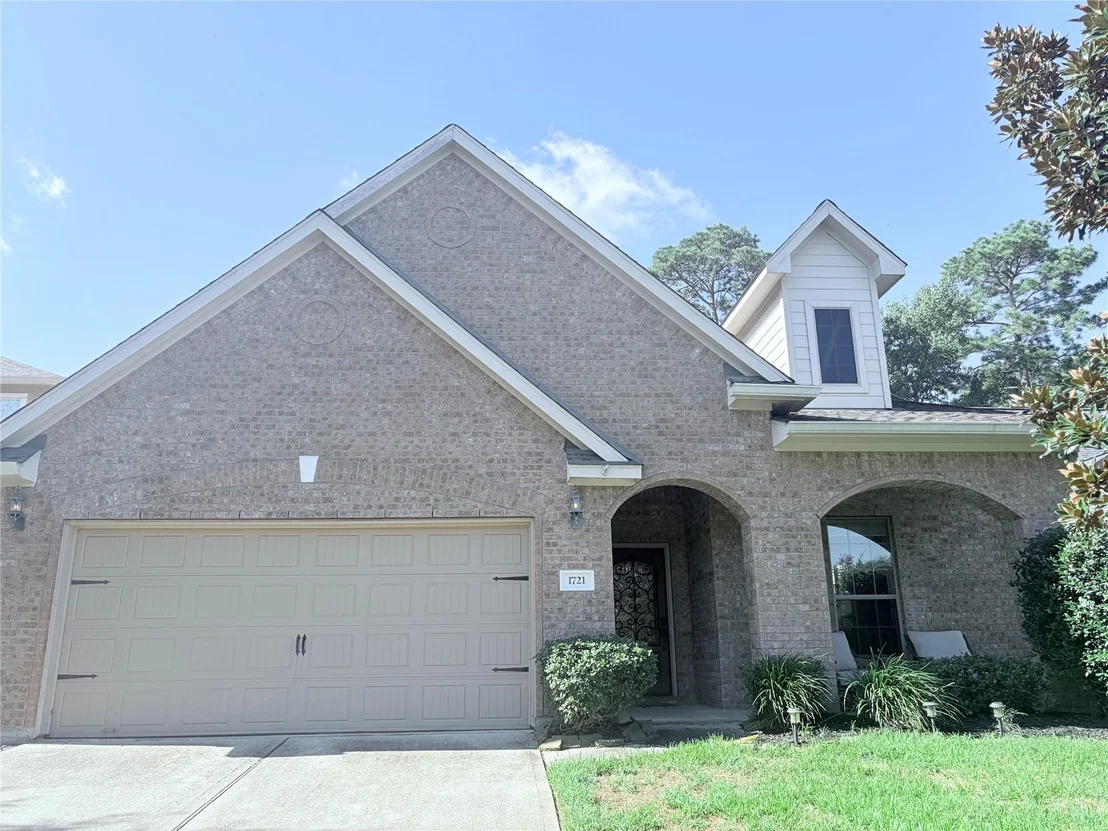 Photo of 1721 Round Oak Lane