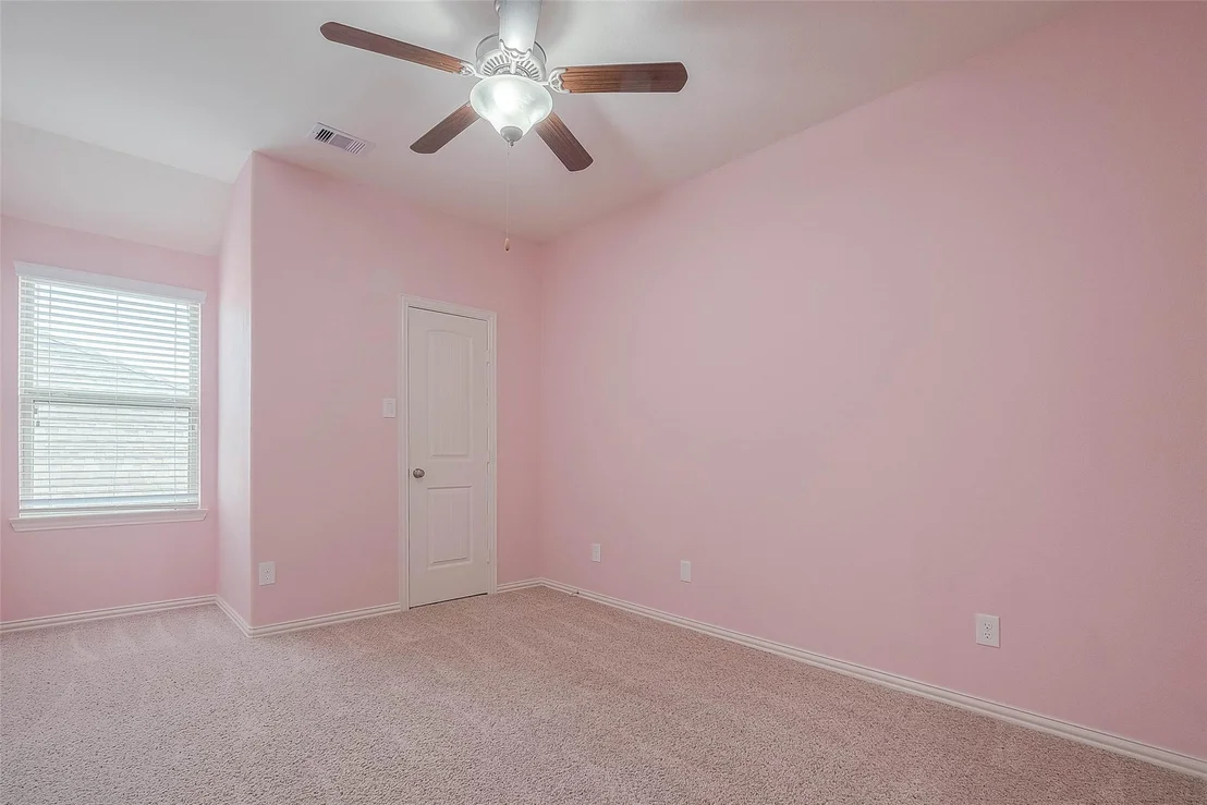 Photo of 2261 Oak Circle Drive N