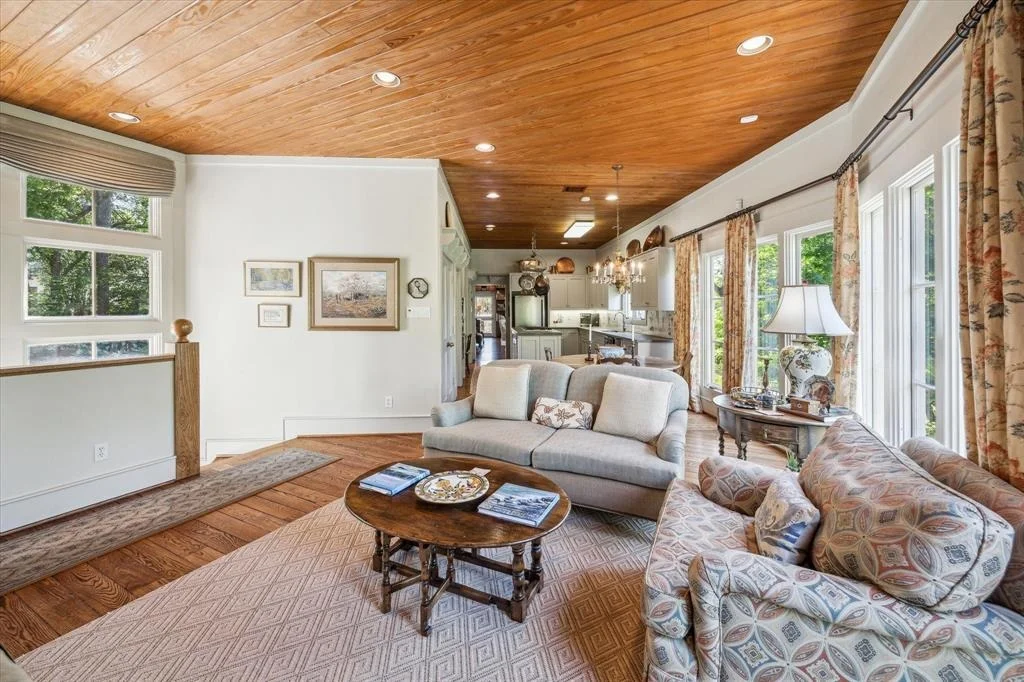 Photo of 15 River Circle