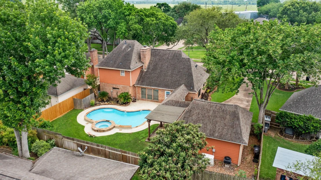 Photo of 1402 Bittersweet Drive
