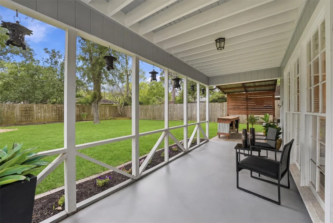 Photo of 215 Whispering Oaks Drive