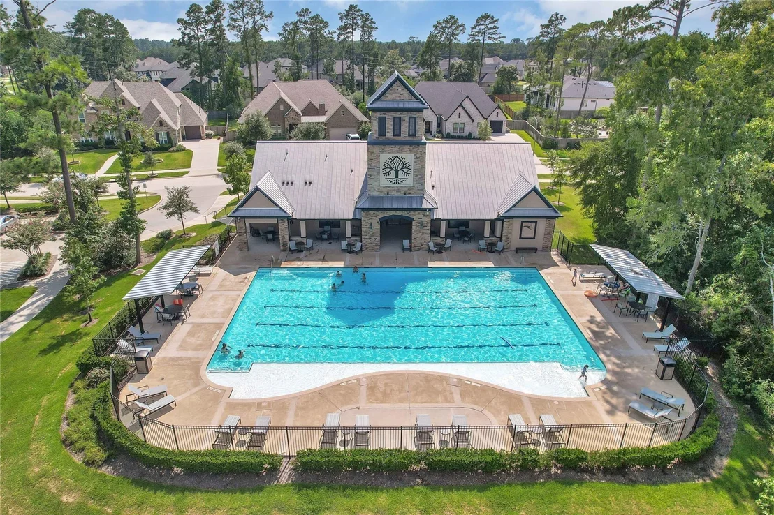 Photo of 915 Falcon Hollow Lane