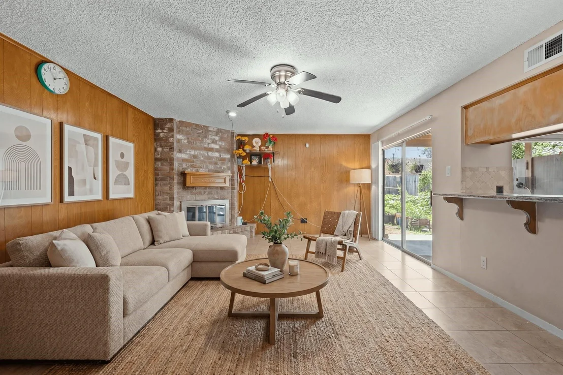 Photo of 16715 Britford