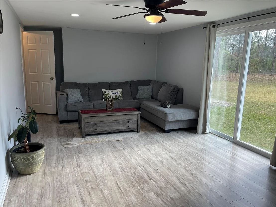 Photo of 2504 Davisville Road Road