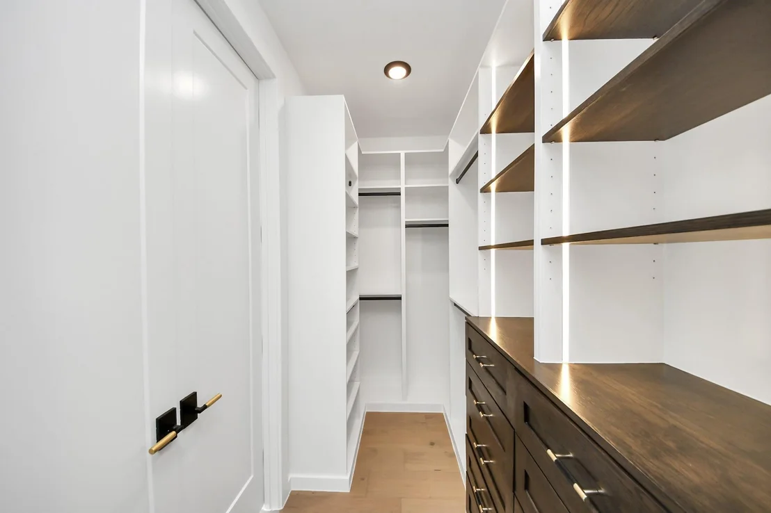 Photo of 615 Rolling Oaks