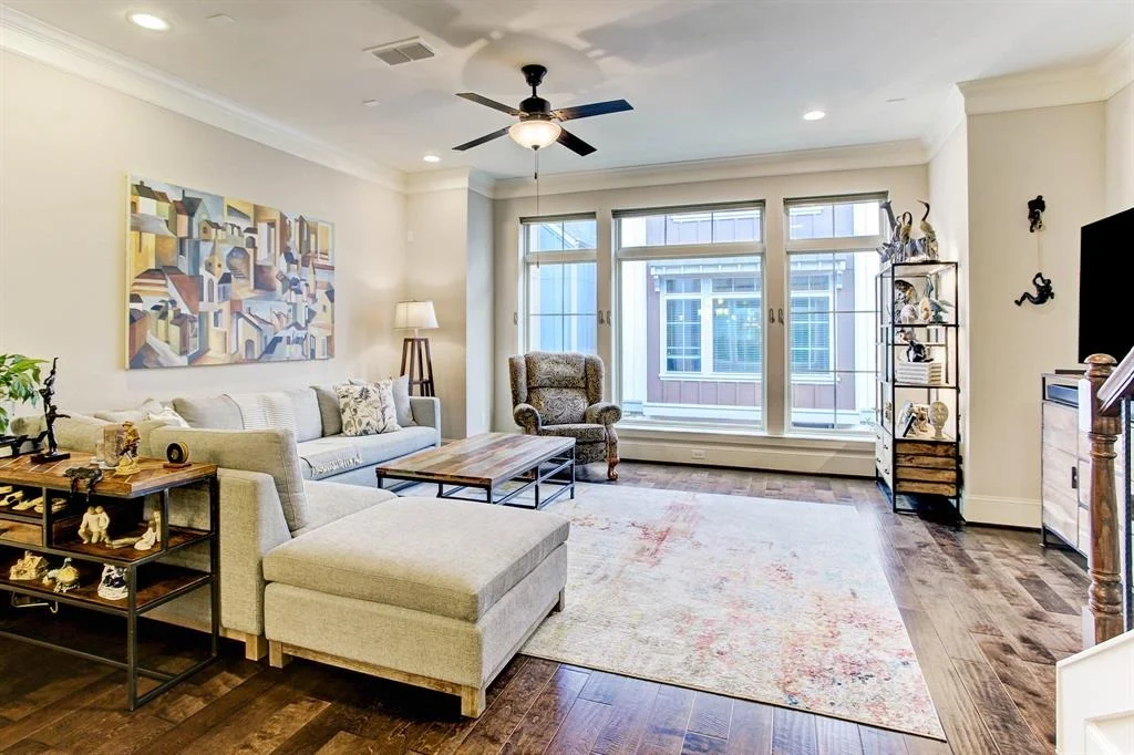 Photo of 710 N Shepherd Drive