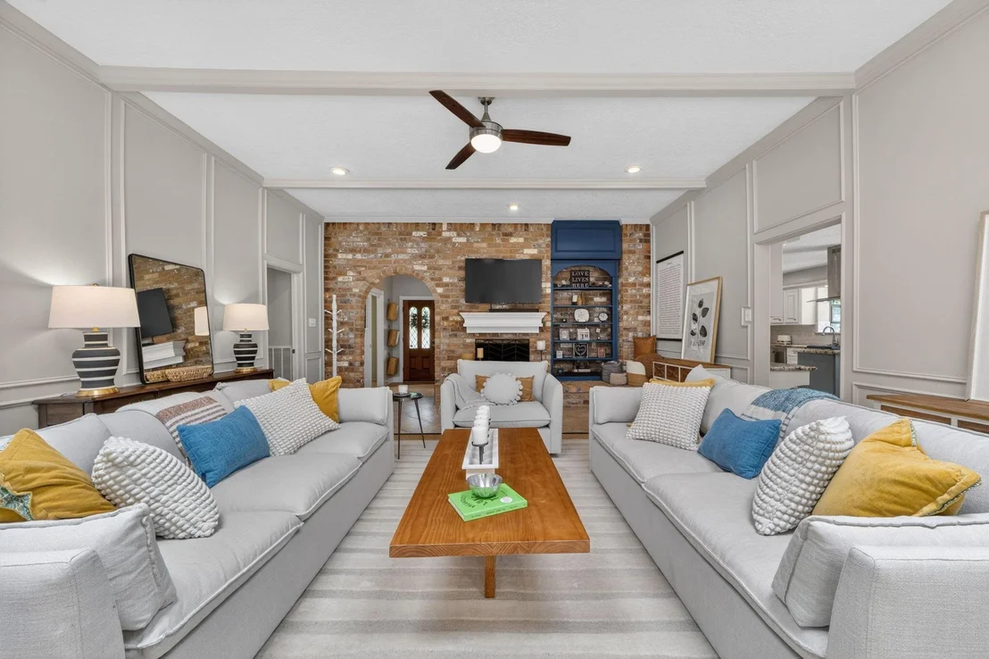 Photo of 1602 S Hearthside Drive