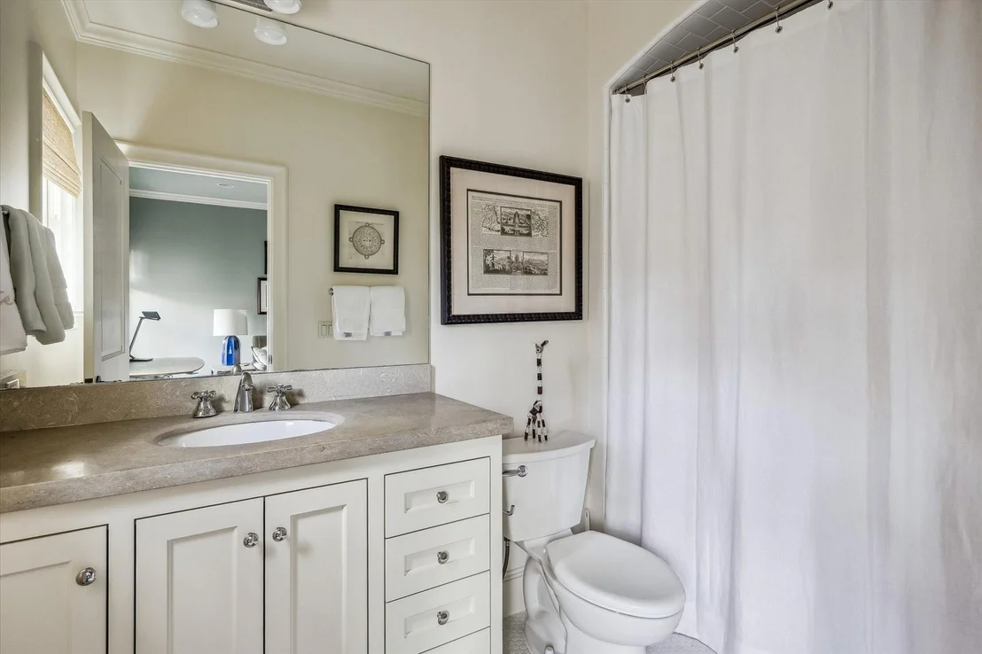 Photo of 2228 Dunstan Road