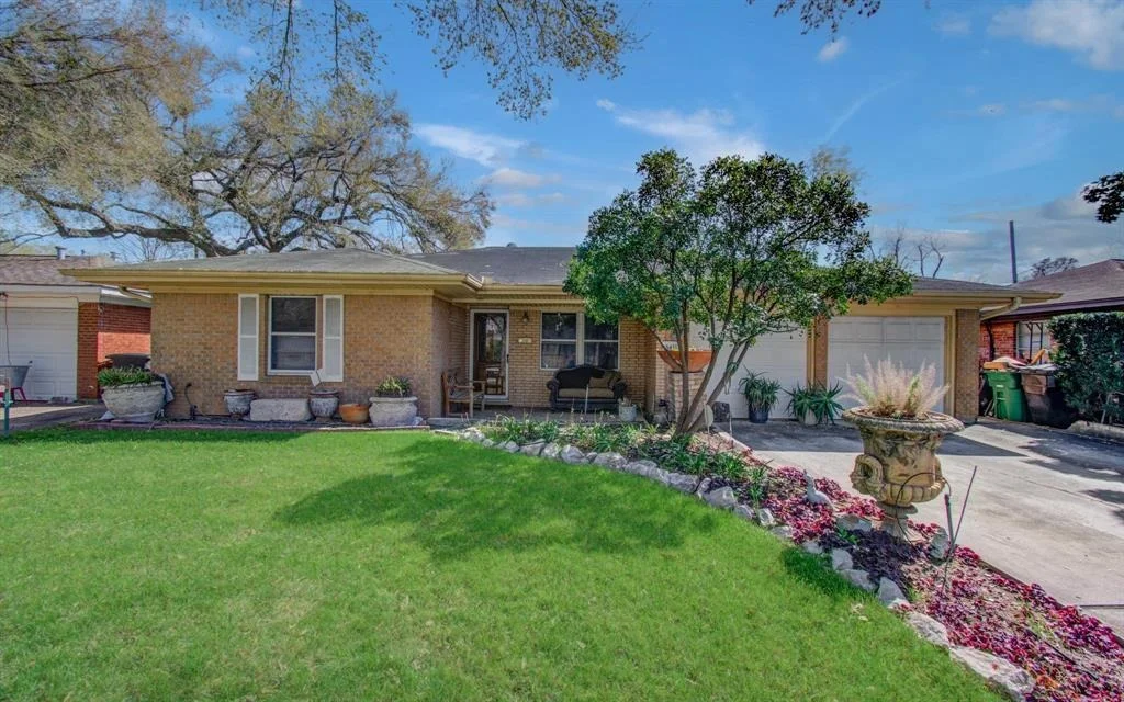 Photo of 5425 Viking Drive