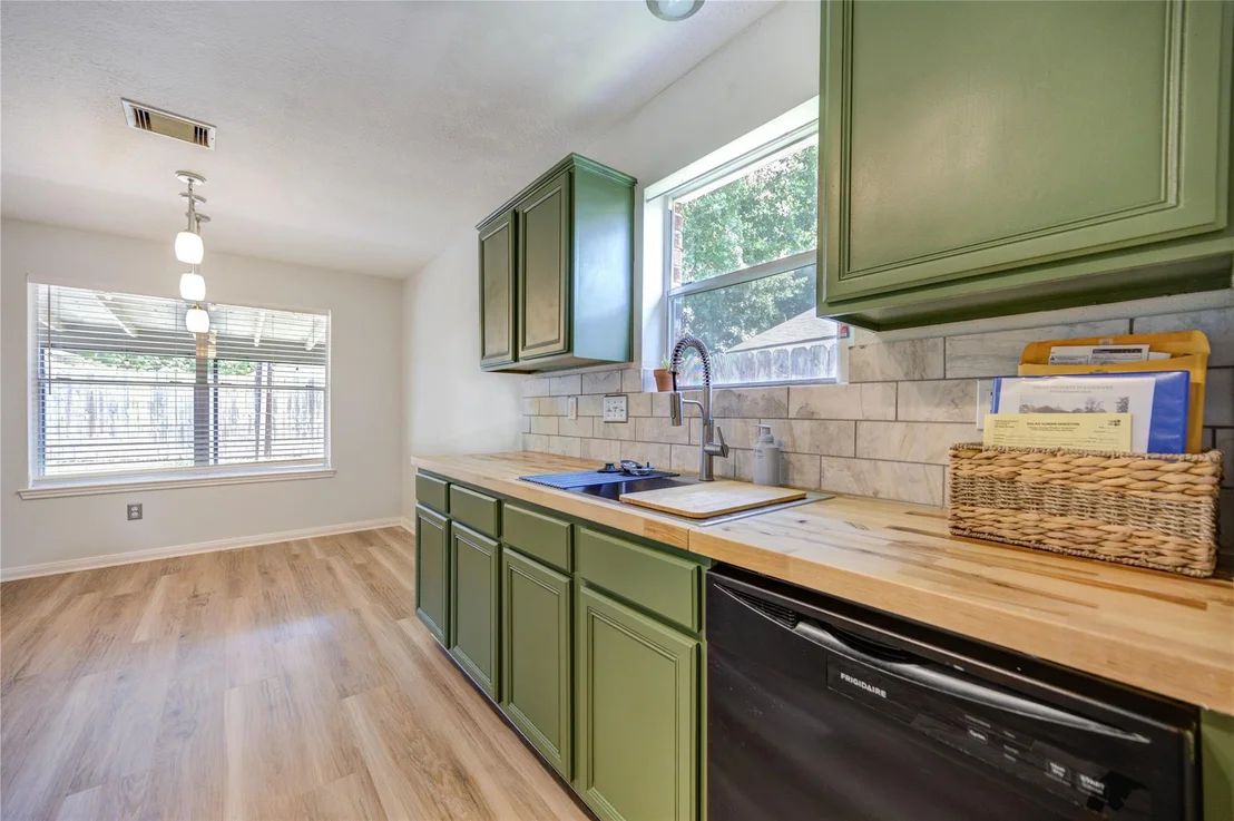 Photo of 4130 Donalbain Drive
