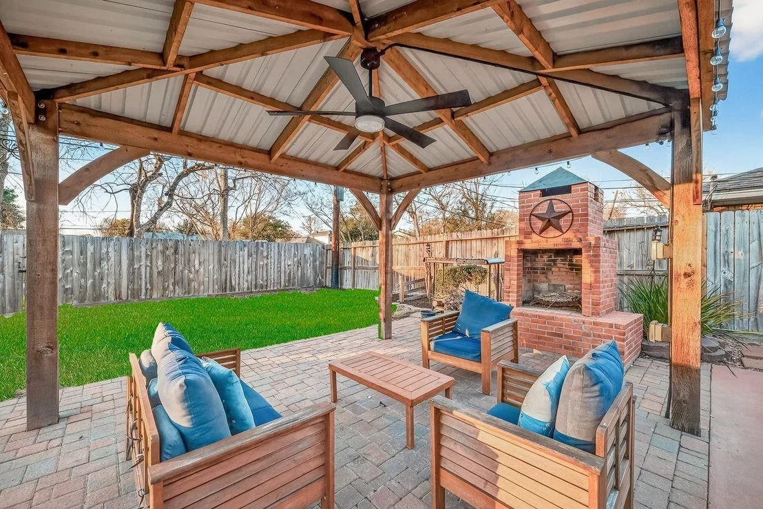 Photo of 4862 Creekbend Drive
