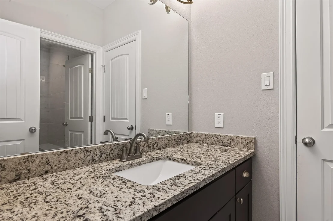 Photo of 22519 Chenango Lake Drive