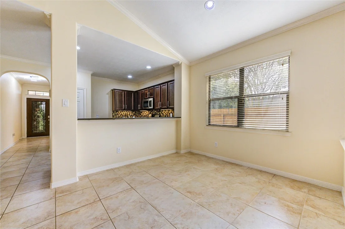 Photo of 2844 Torano