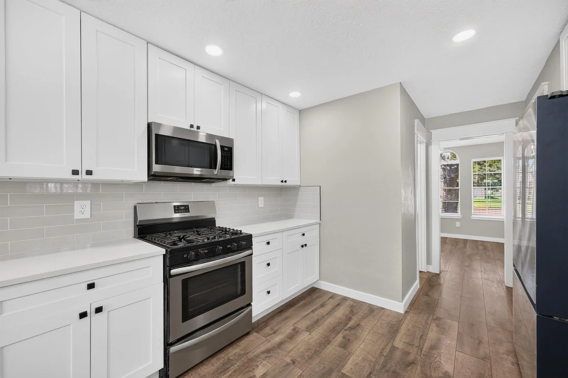 Photo of 2218 Pincher Creek Drive