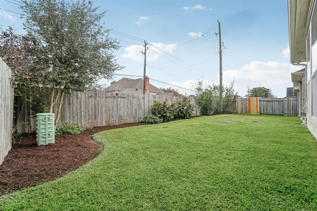 Photo of 2125 Mooncrest Drive