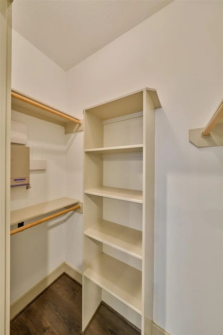 Photo of Unit E at 2422 Navigation Boulevard