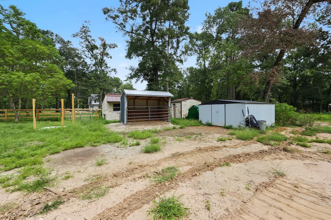 Photo of 10933 Lake Forest Drive