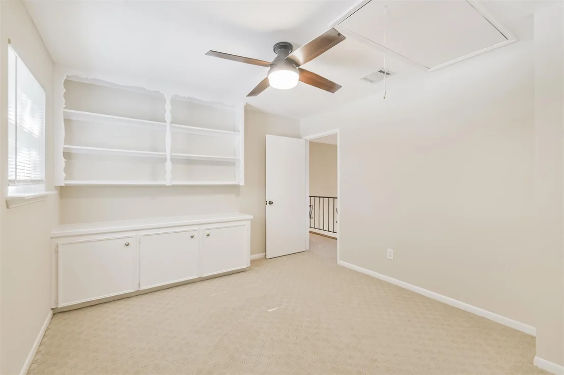Photo of 9314 Roos Road