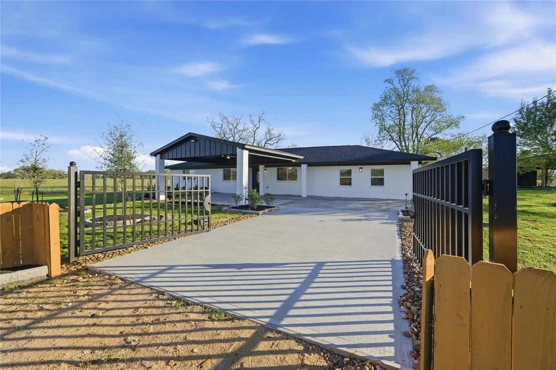 Photo of 6623 County Road 4