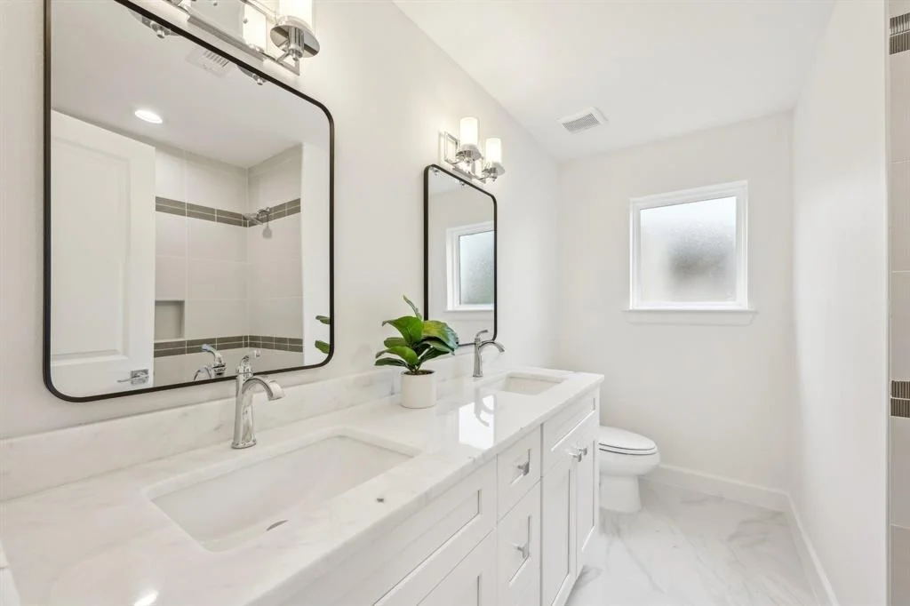 Photo of 10522 Mayfield Road
